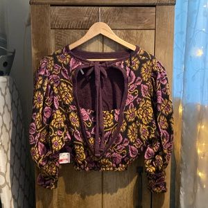 Free People - Sweater Crop Top - Lightly Used - Very Good Condition.